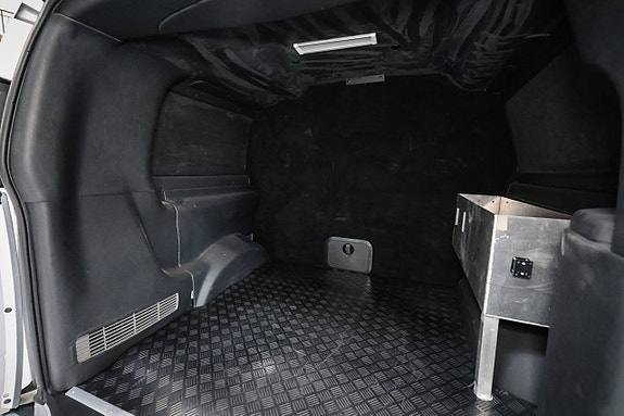 Chevrolet Express 13 of 30