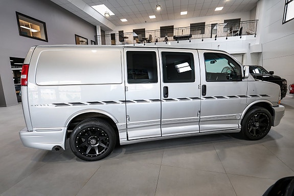 Chevrolet Express 4 of 30