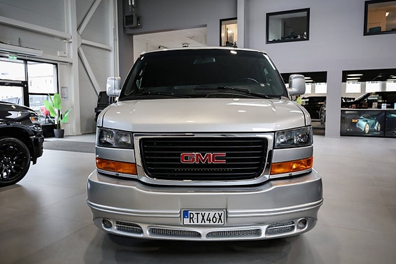Chevrolet Express 2 of 30