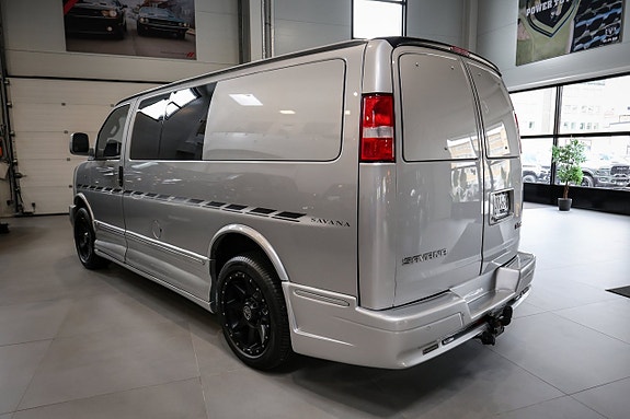 Chevrolet Express 6 of 30