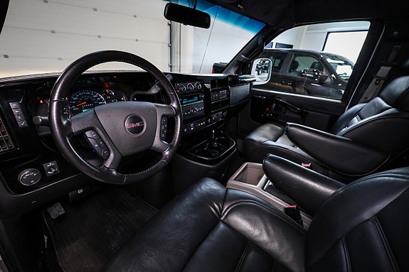 Chevrolet Express 16 of 30