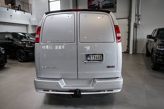 Chevrolet Express 7 of 30
