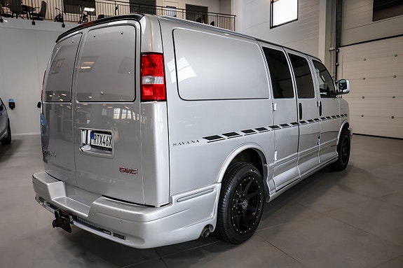 Chevrolet Express 8 of 30