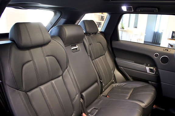 Land Rover Range Rover Sport 14 of 15