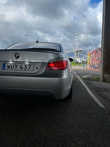 BMW 530i 4 of 7