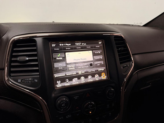 Jeep Grand Cherokee 23 of 30