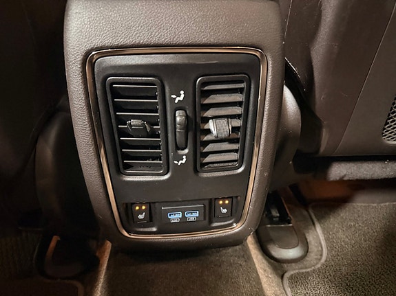 Jeep Grand Cherokee 17 of 30
