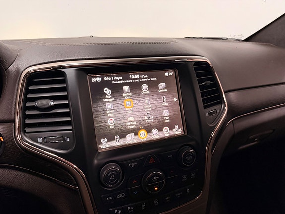 Jeep Grand Cherokee 25 of 30