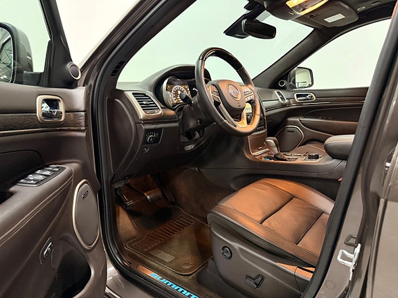 Jeep Grand Cherokee 9 of 30