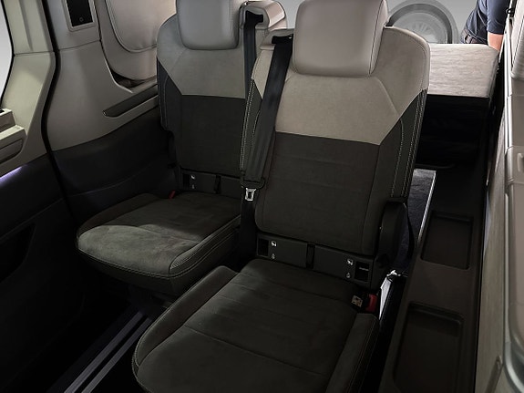 Volkswagen California 25 of 27