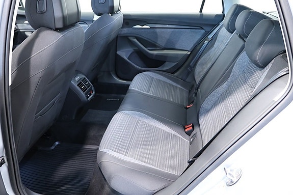 Skoda Superb 8 of 16
