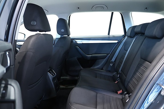 Skoda Octavia 9 of 17