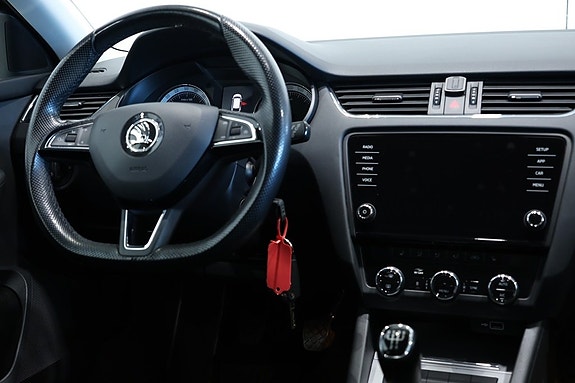 Skoda Octavia 8 of 17