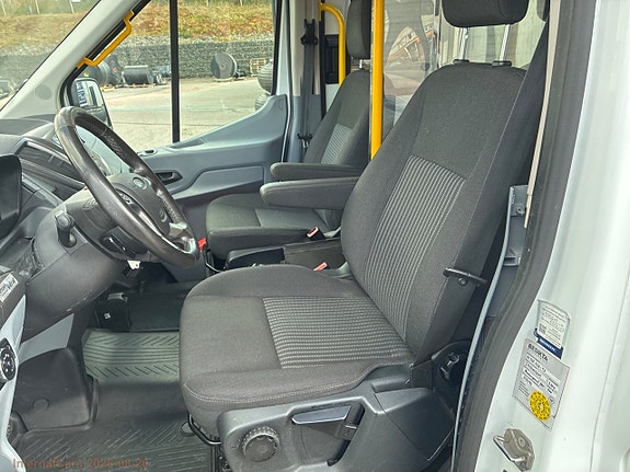 Ford Transit 13 of 15