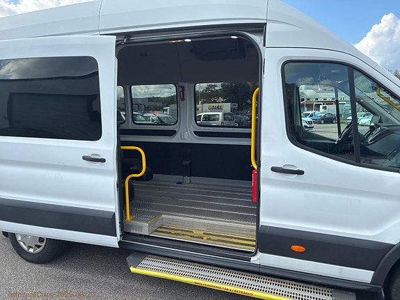 Ford Transit 9 of 15
