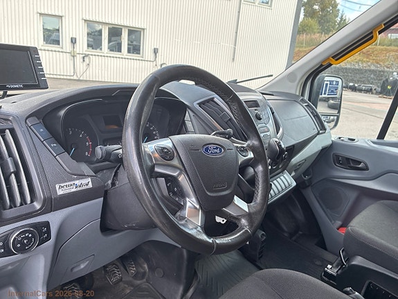 Ford Transit 12 of 15