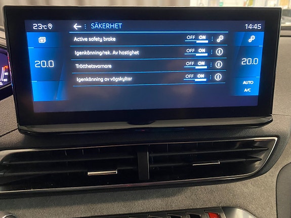 Peugeot 5008 16 of 22