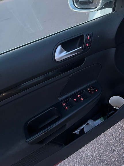 Volkswagen Golf VI 7 of 11