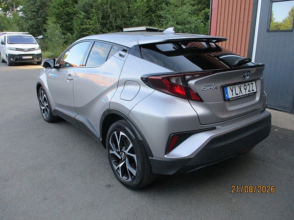 Toyota C-HR 3 of 5