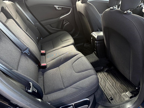 Volvo V40 Cross Country 11 of 14