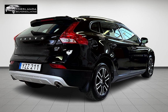Volvo V40 Cross Country 6 of 14