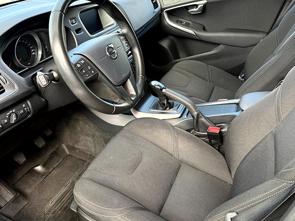 Volvo V40 Cross Country 9 of 14