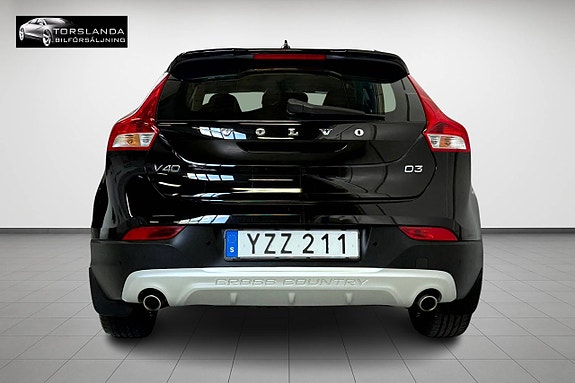 Volvo V40 Cross Country 7 of 14