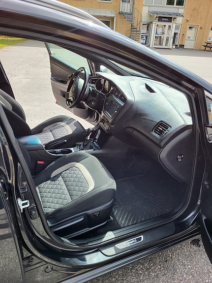 Kia Ceed 13 of 19