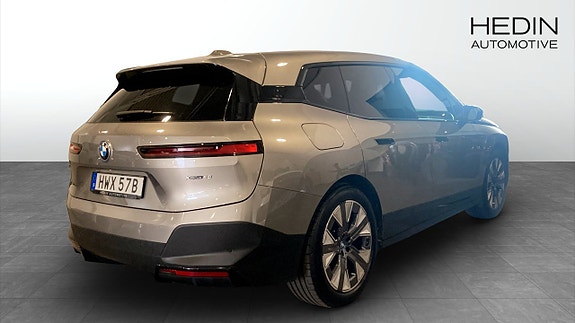 BMW iX 2 of 13