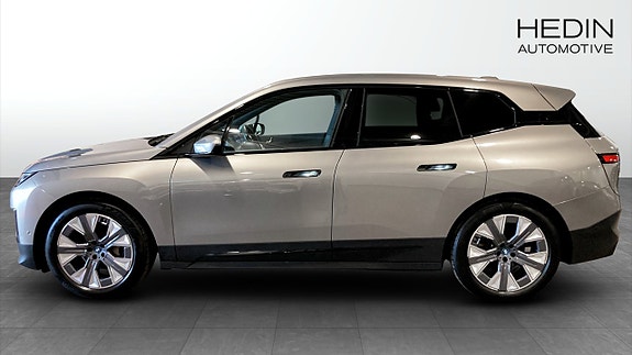 BMW iX 6 of 13