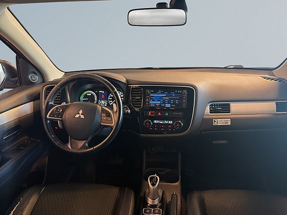 Mitsubishi Outlander 8 of 18