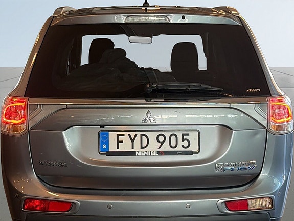 Mitsubishi Outlander 12 of 18