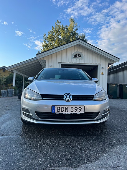 Volkswagen Golf VII 2 of 16