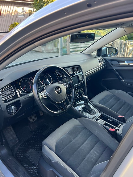 Volkswagen Golf VII 11 of 16