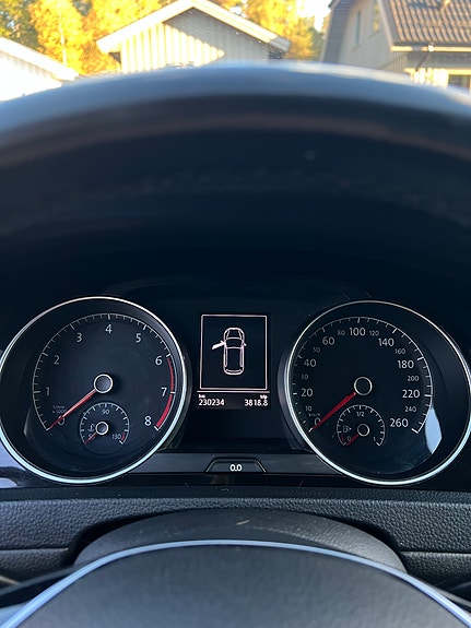 Volkswagen Golf VII 6 of 16