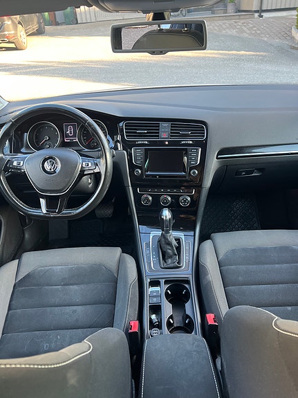Volkswagen Golf VII 9 of 16