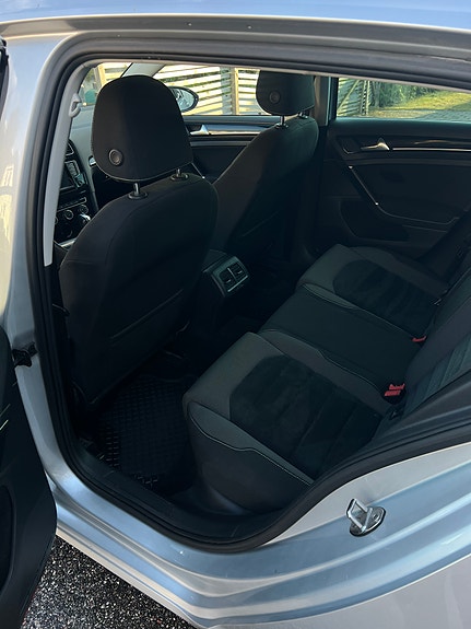 Volkswagen Golf VII 14 of 16
