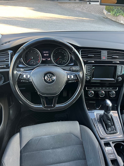 Volkswagen Golf VII 8 of 16