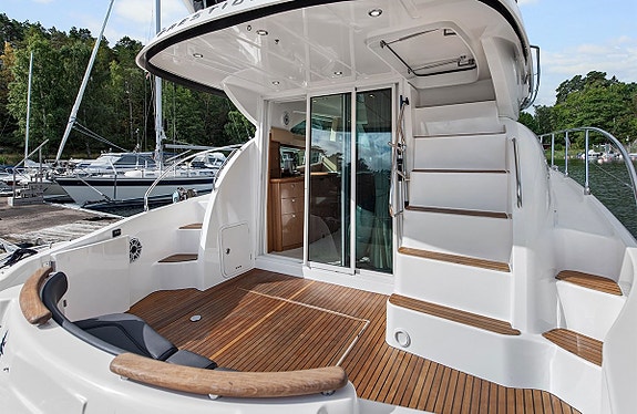 Jeanneau Prestige 42 Fly 20 of 30