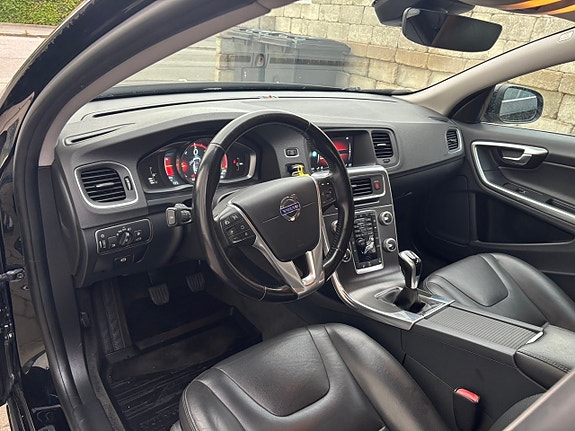 Volvo V60 19 of 28