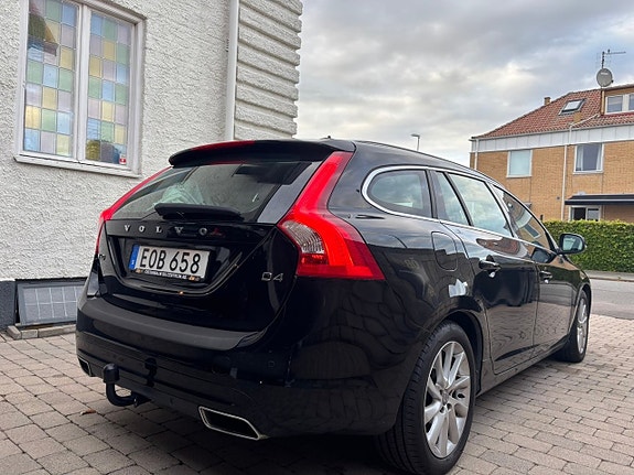 Volvo V60 13 of 28