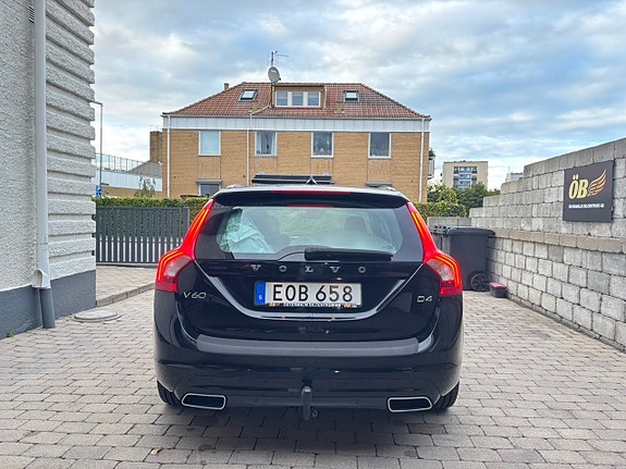 Volvo V60 14 of 28
