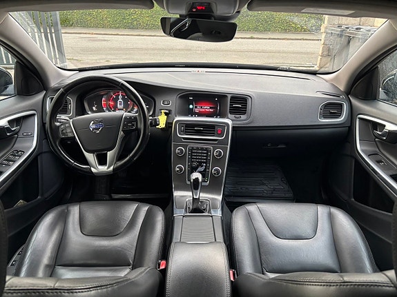 Volvo V60 16 of 28