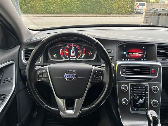 Volvo V60 17 of 28