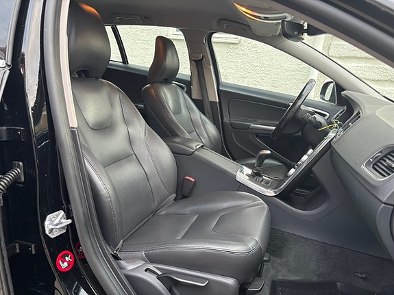 Volvo V60 24 of 28