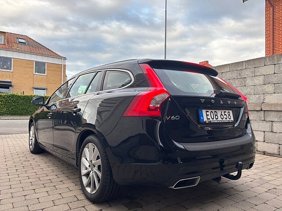 Volvo V60 11 of 28