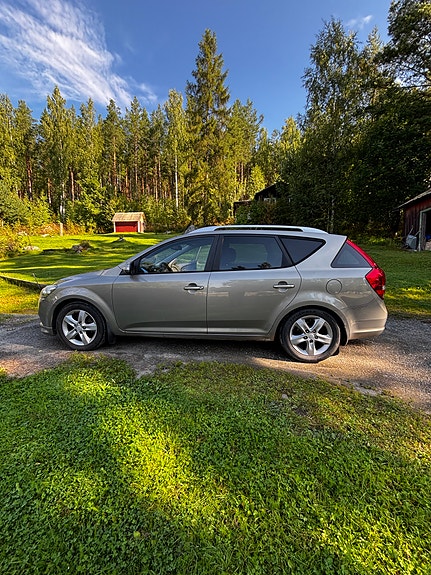 Kia Ceed 2 of 8