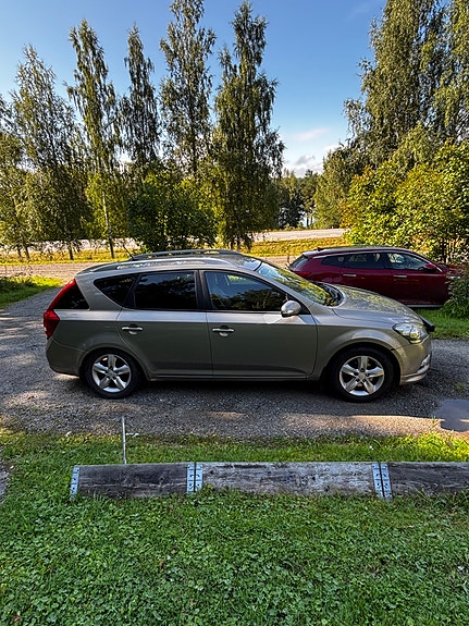 Kia Ceed 3 of 8