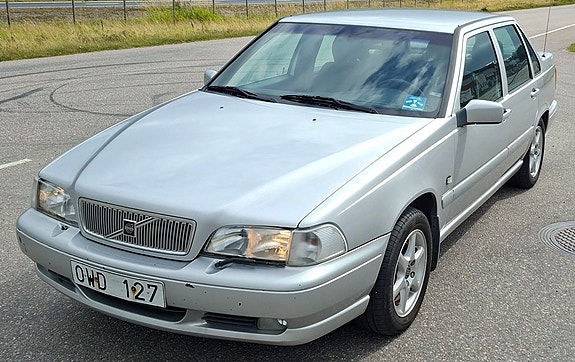 Volvo S70 3 of 7