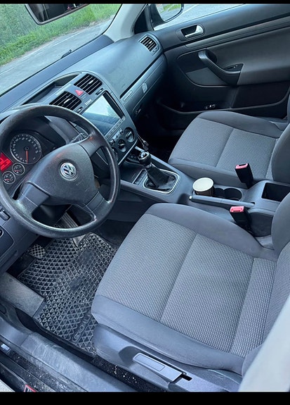 Volkswagen Golf V 2 of 5